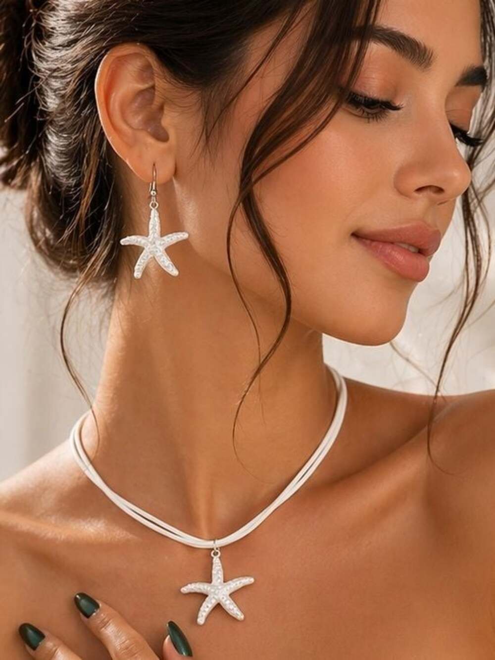 Starfish Necklace and Earrings Jewelry Set - White